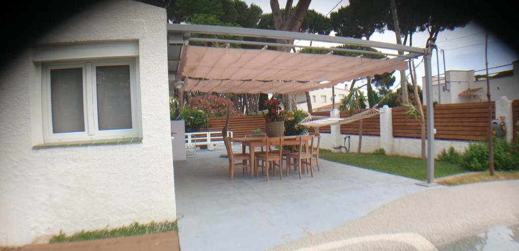 Kép Villa Noray Costa Brava piscina, aire y WiFi 500m de la playa szállásáról Calongéban a galériában