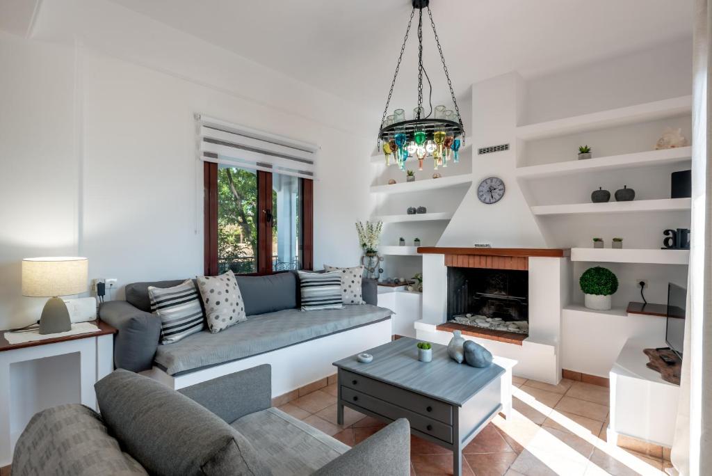 Część wypoczynkowa w obiekcie ApteraMare Tradidtional house 'New listing'