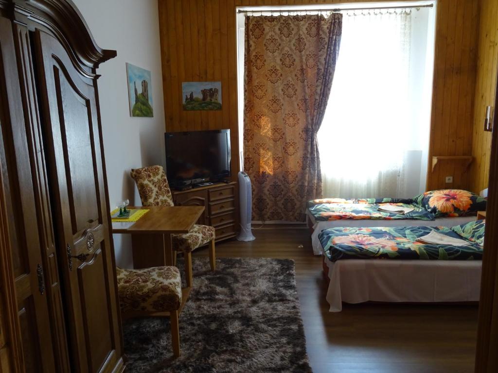 Guesthouse Ilona - Triple Chambre