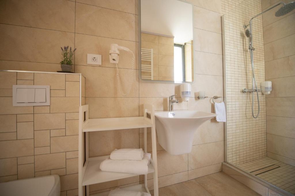 Koupelna v ubytování Vila Ducu - Adults Only ( +16 )