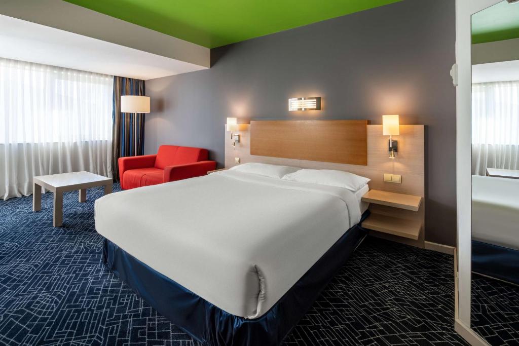 Postel nebo postele na pokoji v ubytování Radisson Hotel Baku