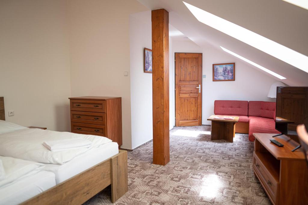 Penzion U Jirsáka - Quadruple Room