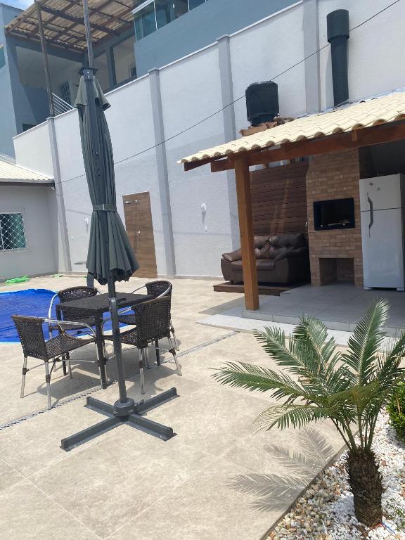 Patio nebo venkovní prostory v ubytování Casa no centro de Balneário Camboriú