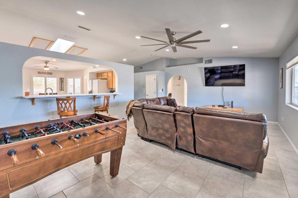 Central Lake Havasu City Home with Patio and Fire Pit!, Lake Havasu