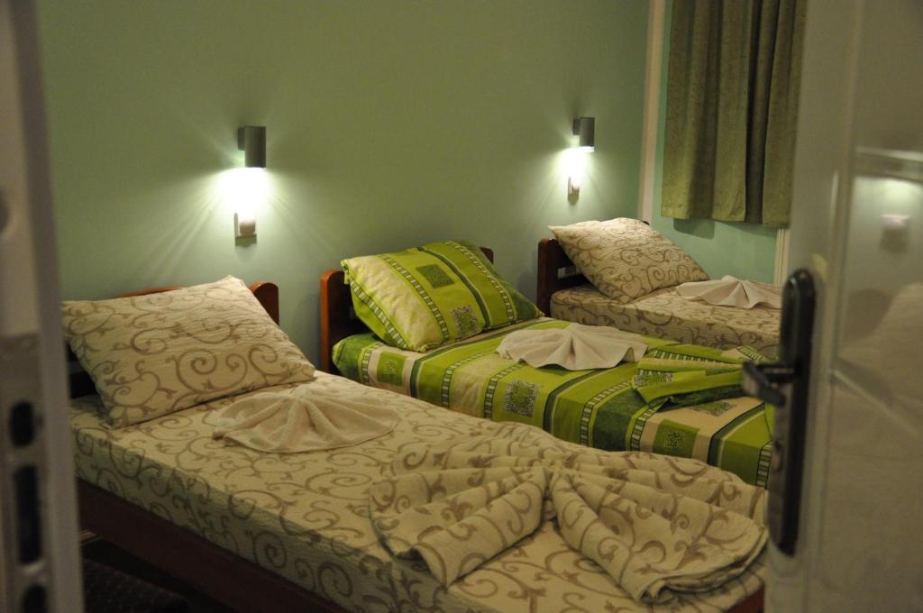 Rooms Turist - Dreibettzimmer