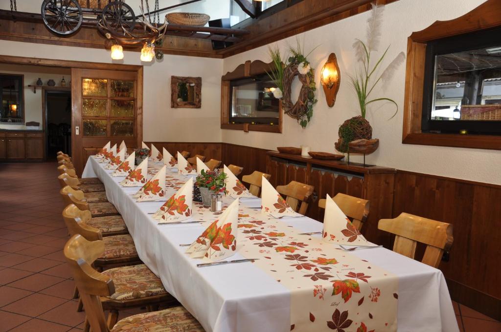 Restoran või mõni muu söögikoht majutusasutuses Hotel Jägerklause