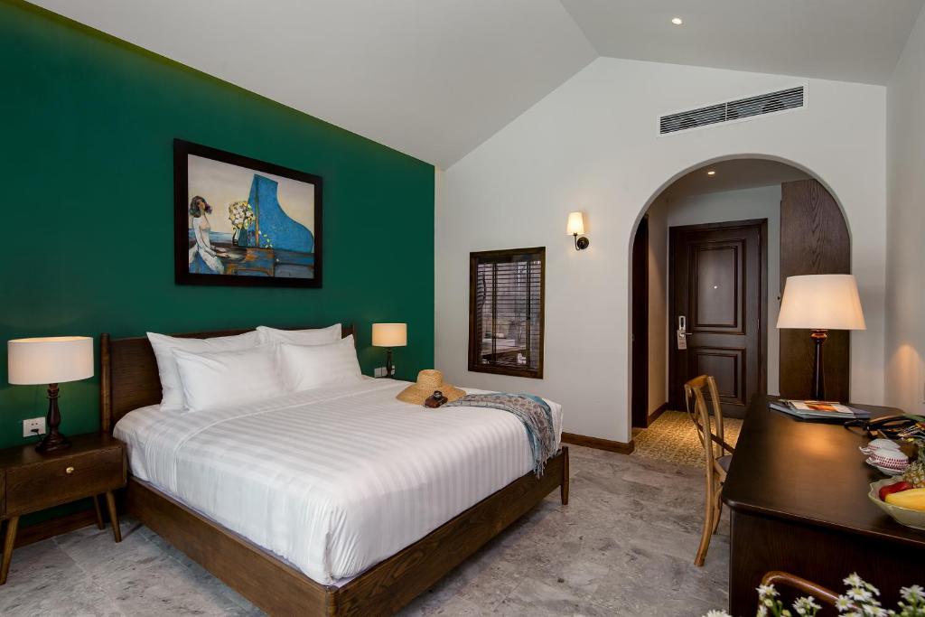 Premium Double Room with Pool Access