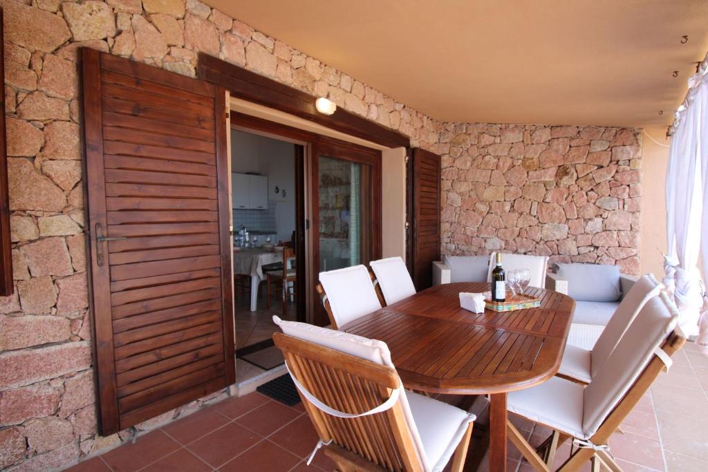 Zdjęcie z galerii obiektu Casa Mira con piscina e bellissima vista mare w mieście Costa Paradiso