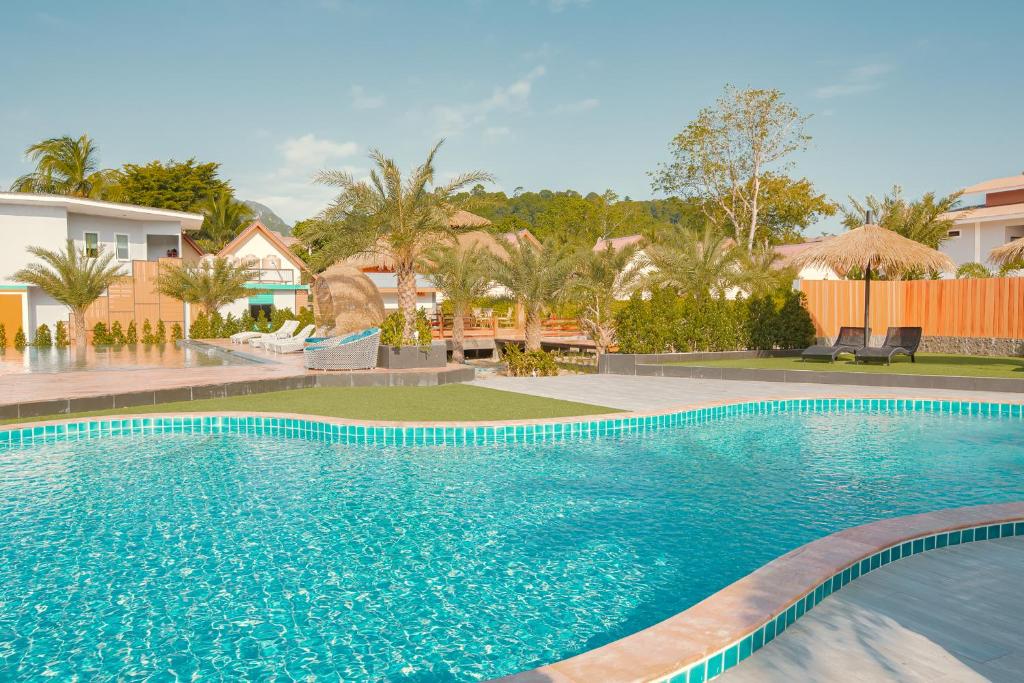 Piscina di Phi Phi Andaman Beach Resort o nelle vicinanze