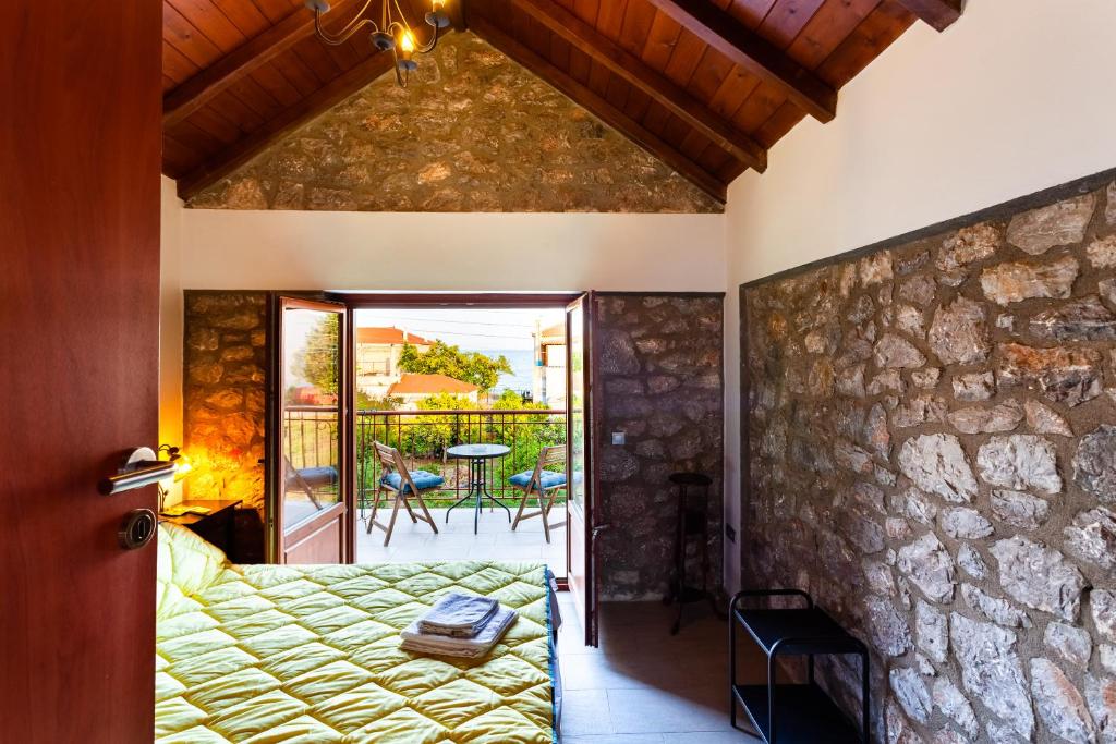 Postel nebo postele na pokoji v ubytování Seaside Dukes Villas
