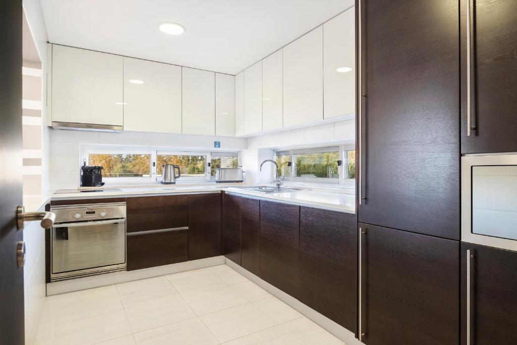 Een keuken of kitchenette bij Laguna - Vilamoura