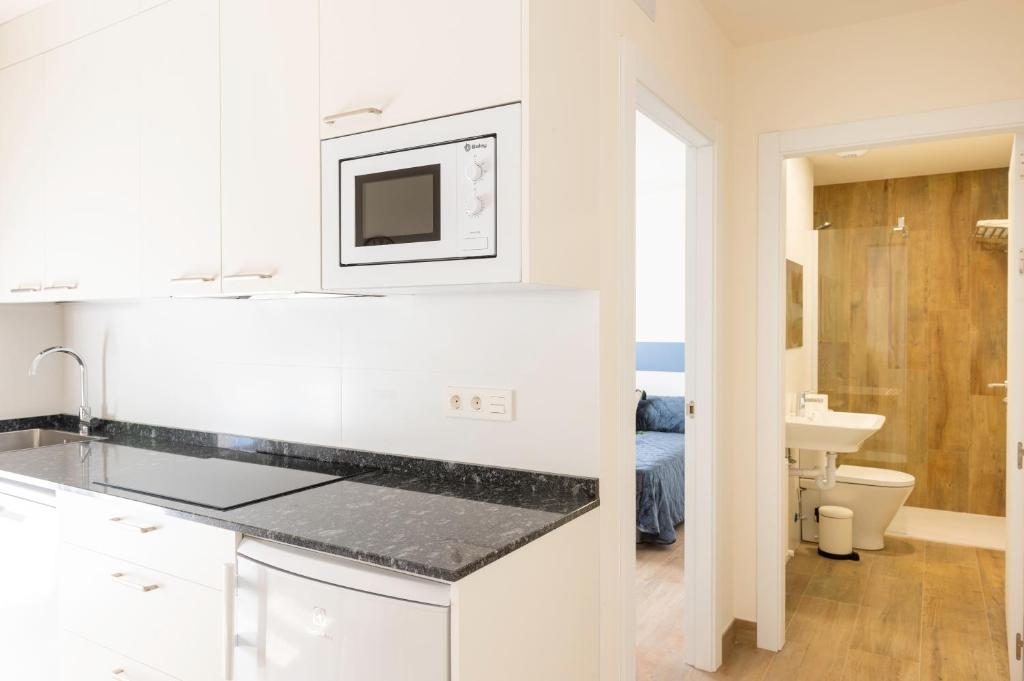A bathroom at Apartamentos Herri Ondo REFUGIO CLIMATICO
