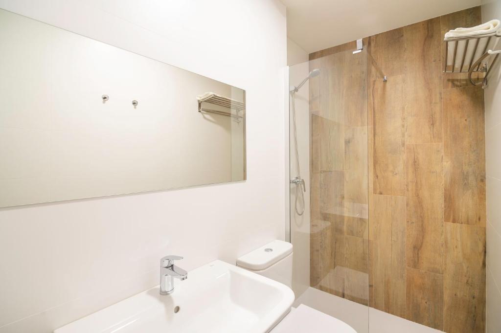 A bathroom at Apartamentos Herri Ondo REFUGIO CLIMATICO