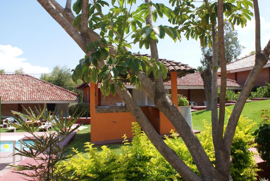 Bazén v ubytování Hotel Chapala Country nebo v jeho okolí