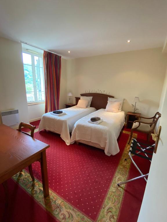 HOME LE SOFT Vic sur Cère - Chambre Double De Luxe
