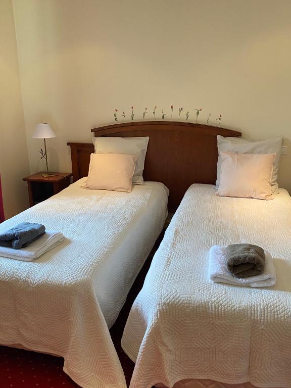 HOME LE SOFT Vic sur Cère - Chambre Double De Luxe Avec Lit Supplémentaire