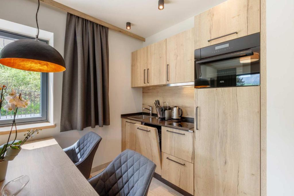 Emma Deluxe Aparthotel direkt beim Skibus - Квартира с балконом