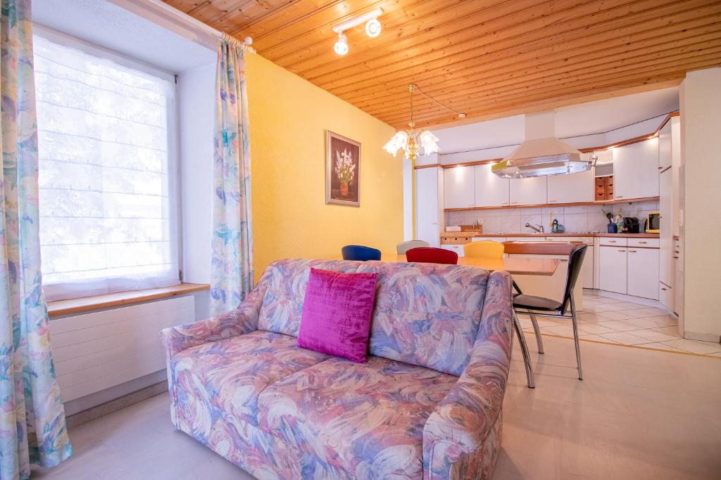 Kuchyň nebo kuchyňský kout v ubytování Haus Padrun 2
