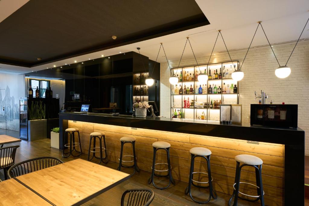 Catalonia Catedral - Resim 41