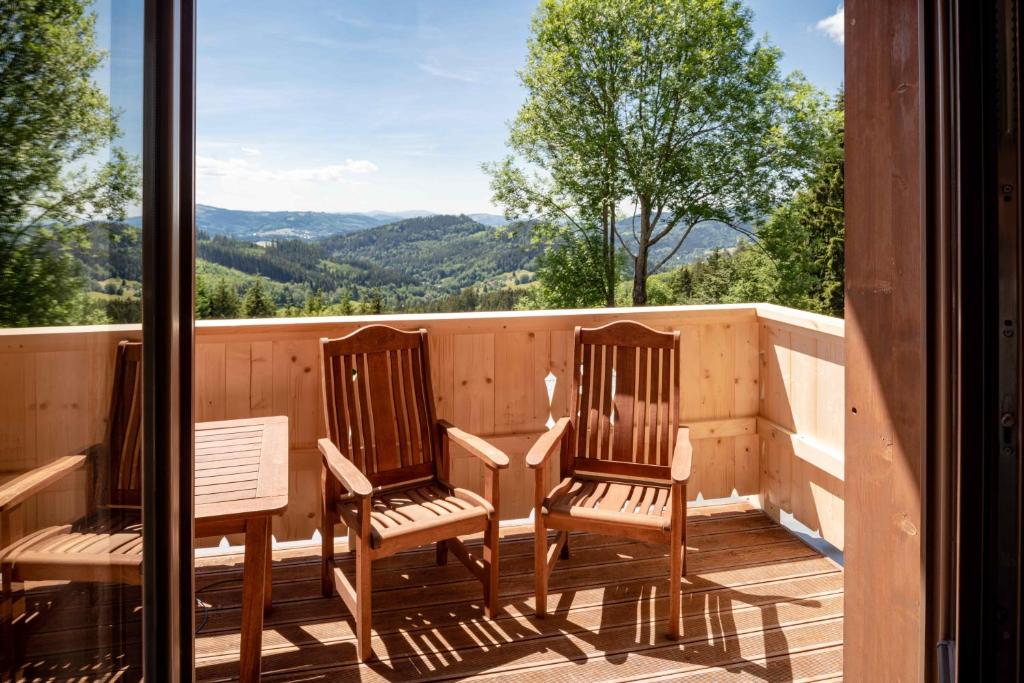 Nespecifikovaný výhled na hory nebo výhled na hory při pohledu z hotelu