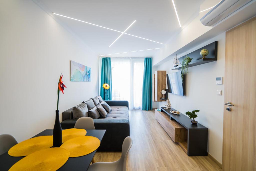 Black Swan Panoráma Apartman 8600 Siófok, 16 Liszt Ferenc sétány 3/ 310 kép - 1