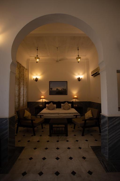 Posezení v ubytování Diggi Palace - A City Center Hidden Heritage Gem