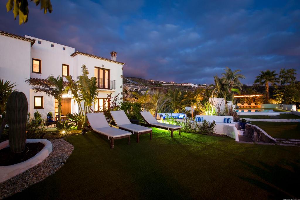 Villa with heated private pool and exotic garden, Tejina de ...