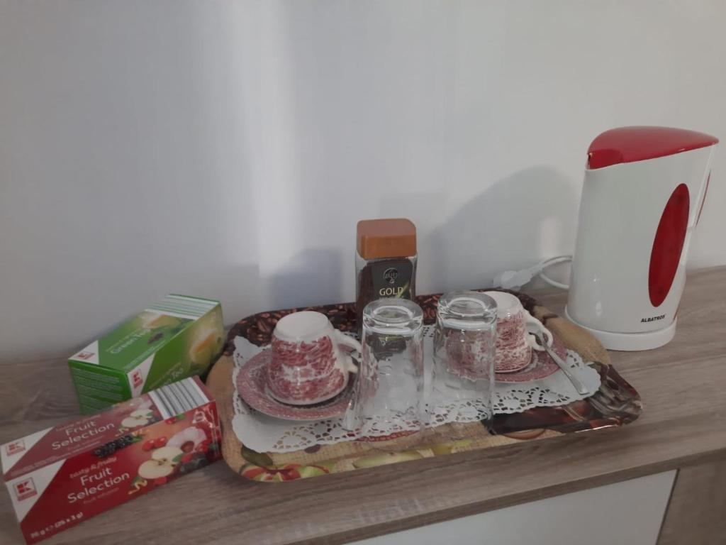 Příslušenství pro přípravu čaje a kávy v ubytování Casa Dobrogea