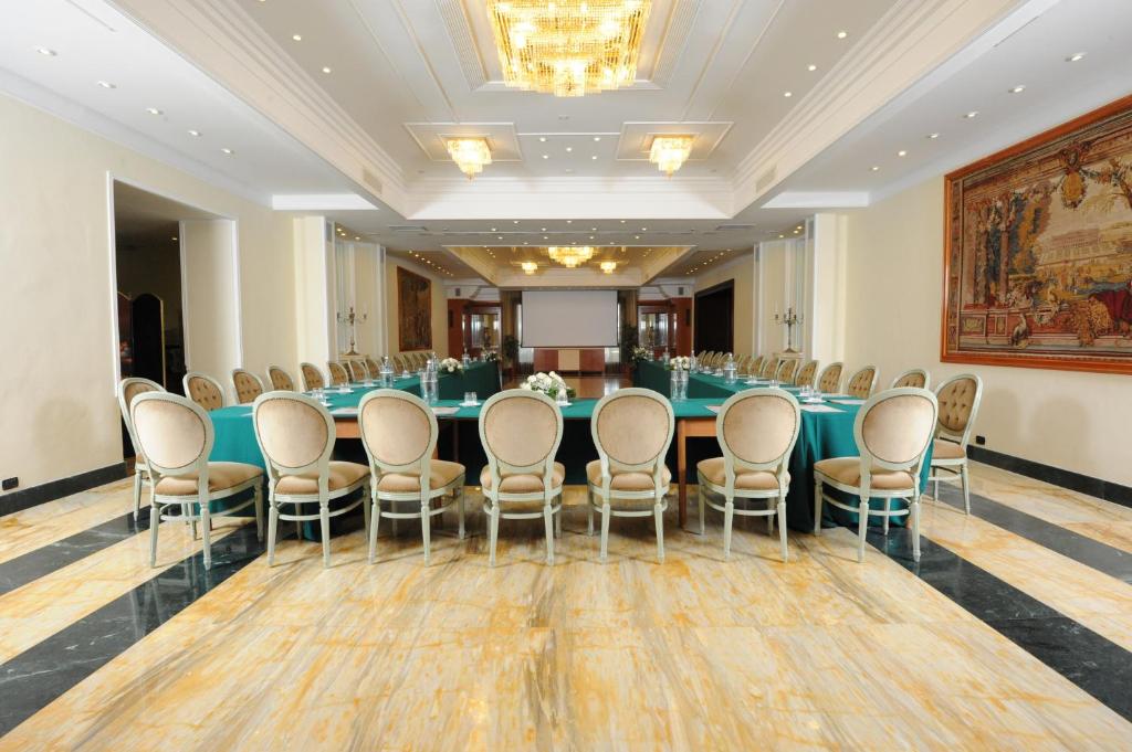 Posezení v ubytování LH Hotel Domus Caesari