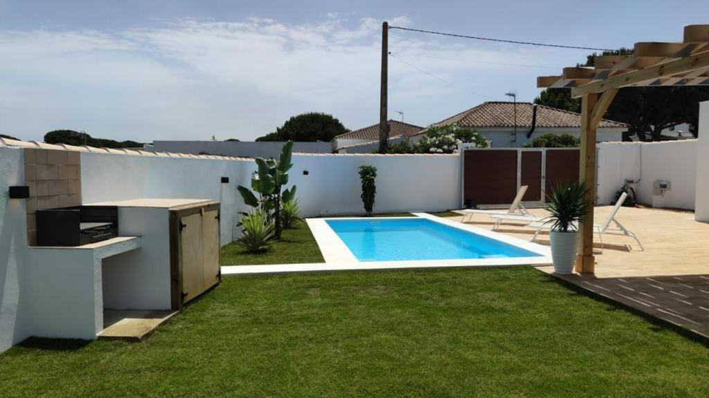 Bazén v ubytovaní PALAPA GARDEN alojamientos, piscina privada y cerca del mar alebo v jeho blízkosti