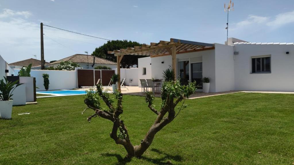 Bazén v ubytovaní PALAPA GARDEN alojamientos, piscina privada y cerca del mar alebo v jeho blízkosti