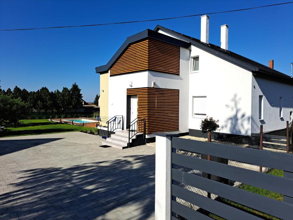 Villa Field6 8253 Révfülöp, 6 Rétsarki dűlő kép - 1