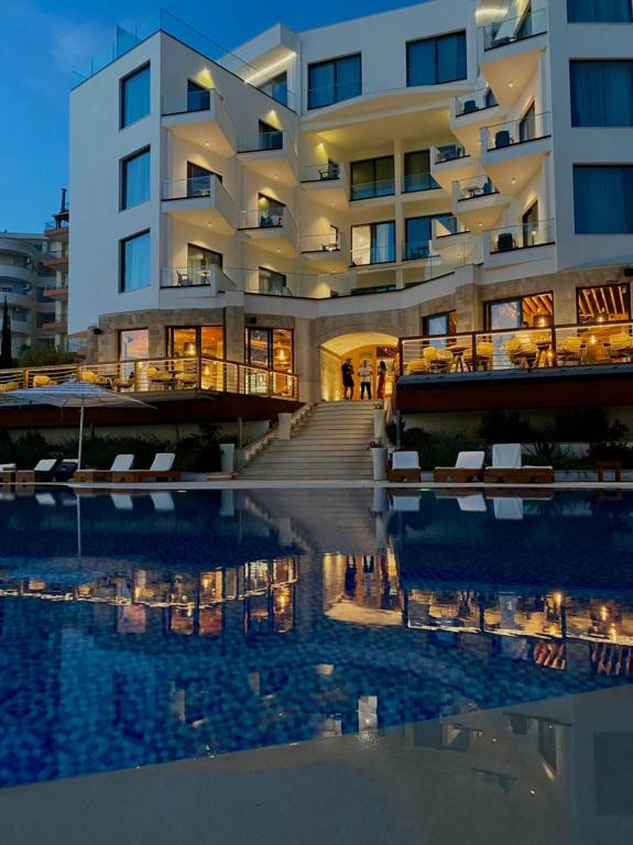 Bazén v ubytování Harbour Hotel nebo v jeho okolí