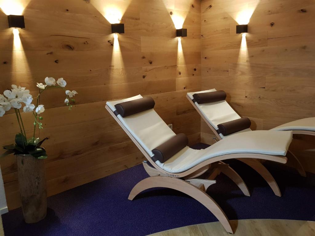 Posezení v ubytování Hotel KRONE Garni