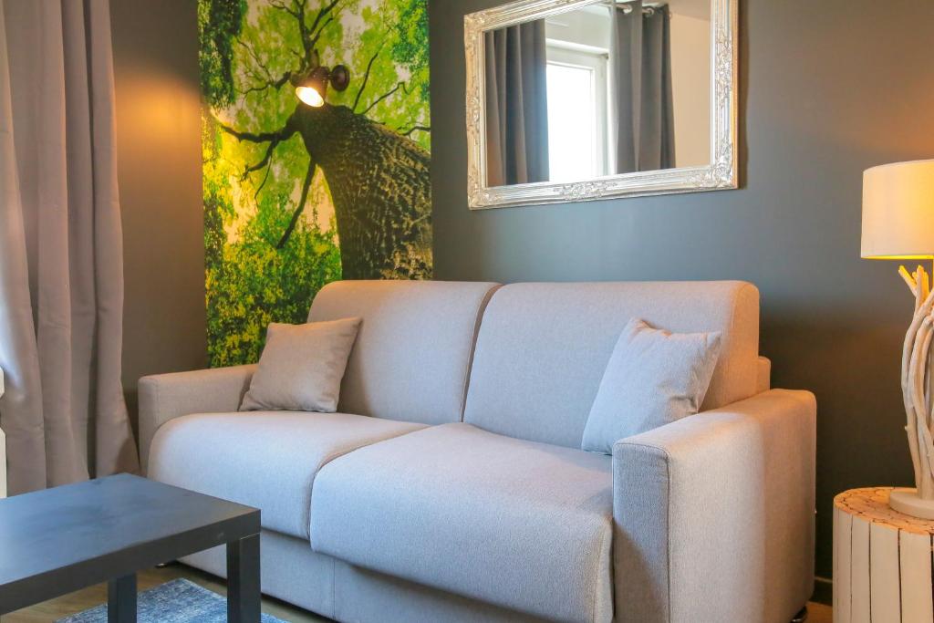 Posedenie v ubytovaní Le Bois, T2 hypercentre chic et cosy, Wifi par SOVALFI