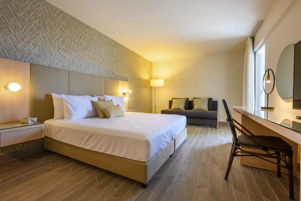 Postel nebo postele na pokoji v ubytování Lagoona by Isrotel Collection
