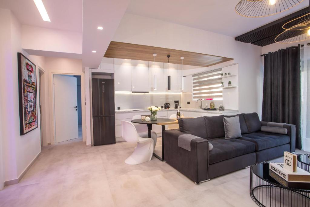 Kuchyňa alebo kuchynka v ubytovaní Rhodes Diamond luxury flat in the heart of town