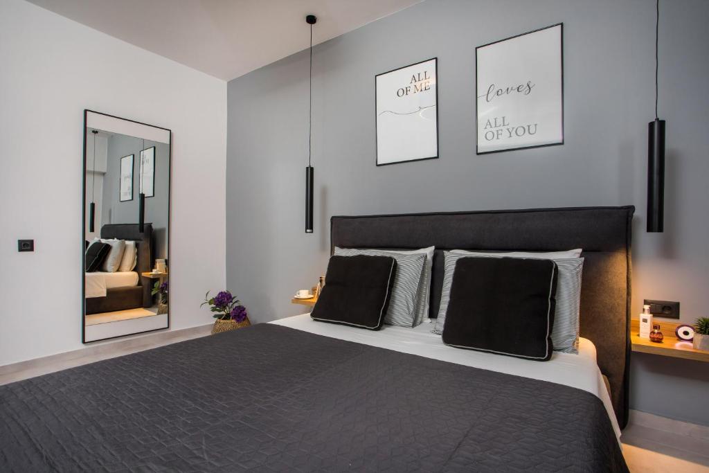 Posteľ alebo postele v izbe v ubytovaní Rhodes Diamond luxury flat in the heart of town