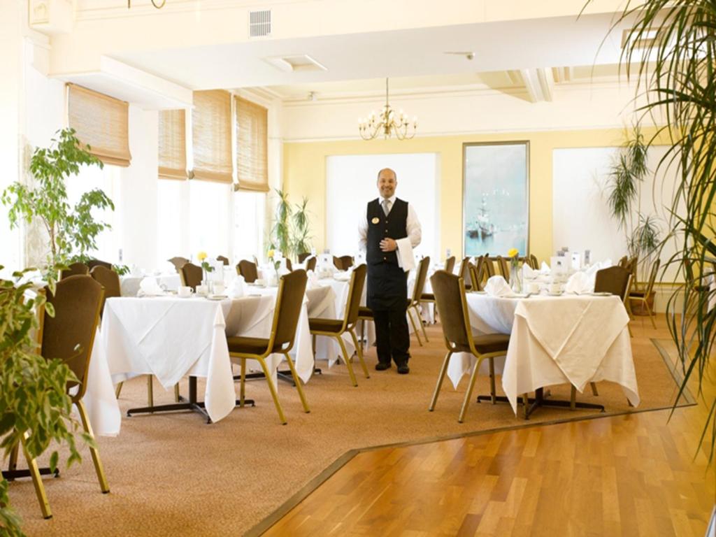 Un restaurante u otro lugar para comer en The Sefton