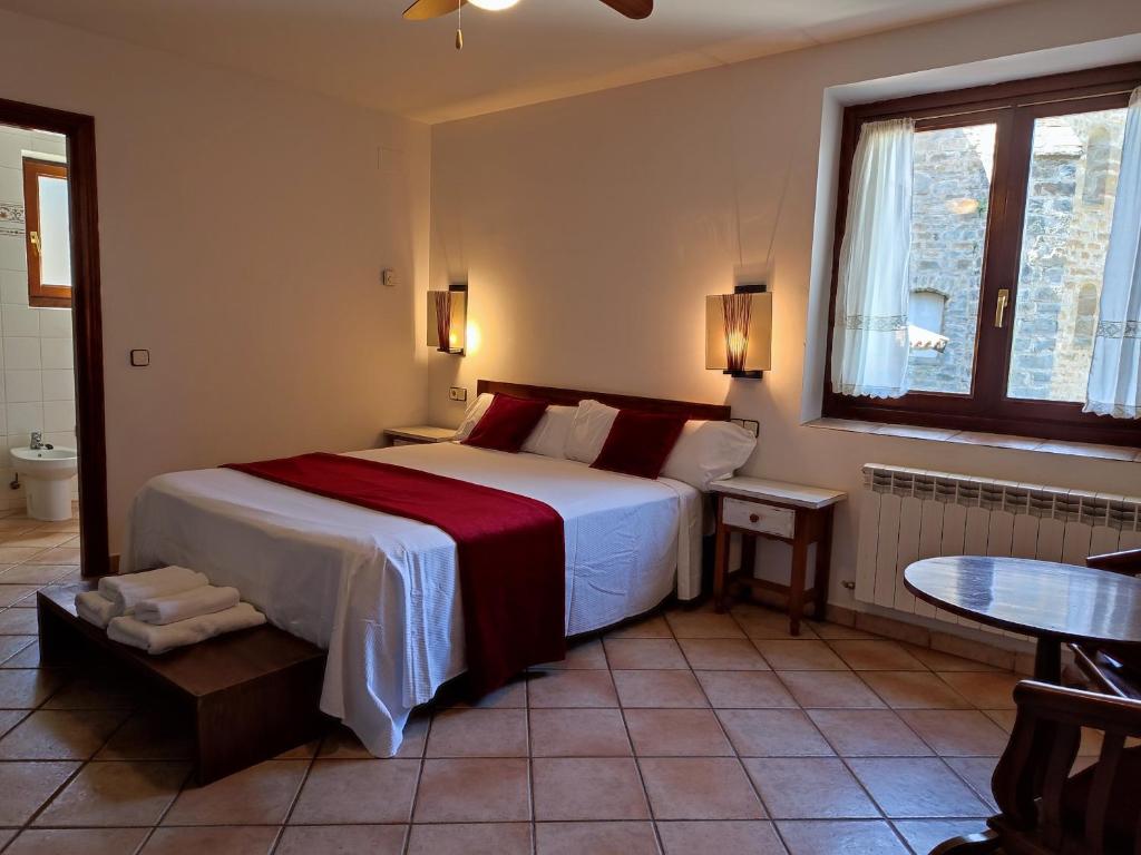 Hotel Rural LAbadia de Sieste - King Room With Mountain View
