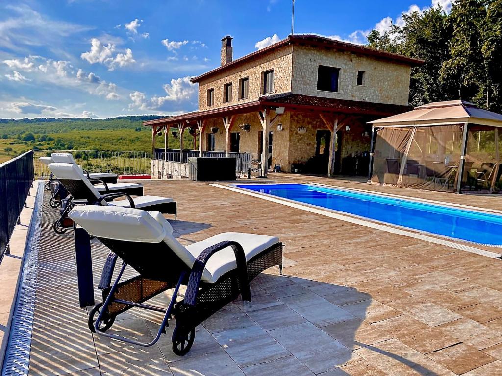Villa Transylvania - Housity