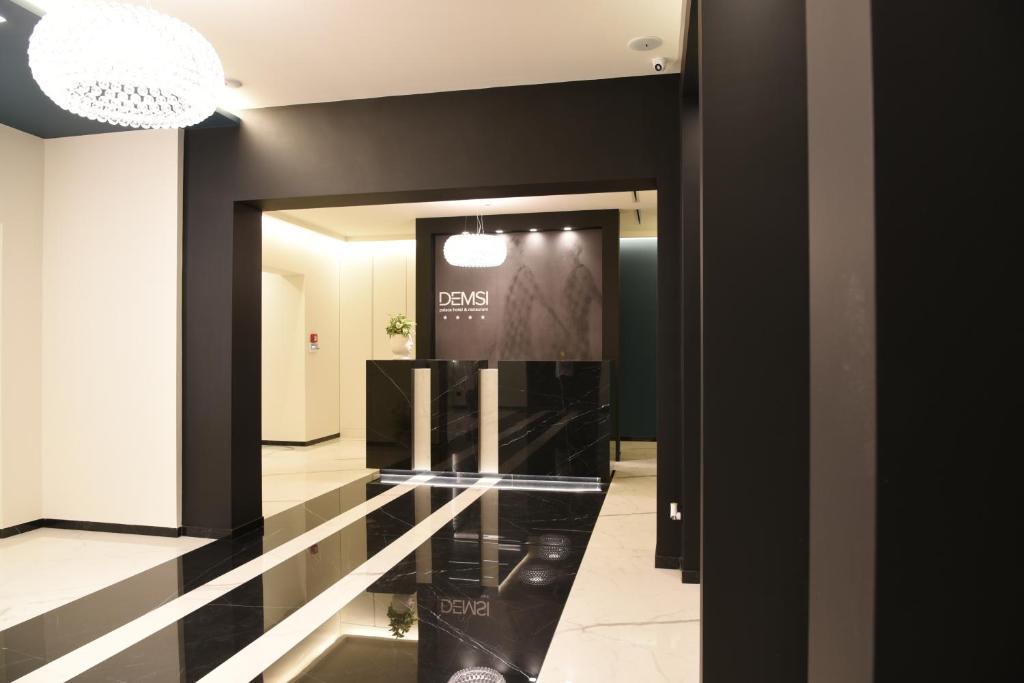 Kúpeľňa v ubytovaní DEMSI Palace Hotel & Restaurant