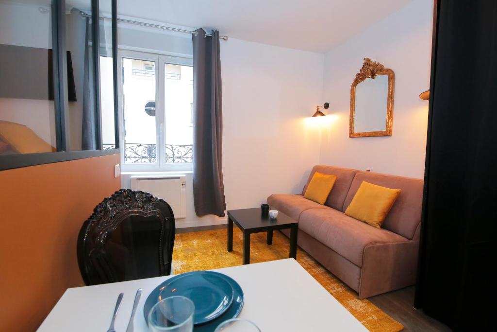 Le Zèbre, T1 hypercentre chic et cosy, Wifi par SOVALFI - Appartement D'une Chambre