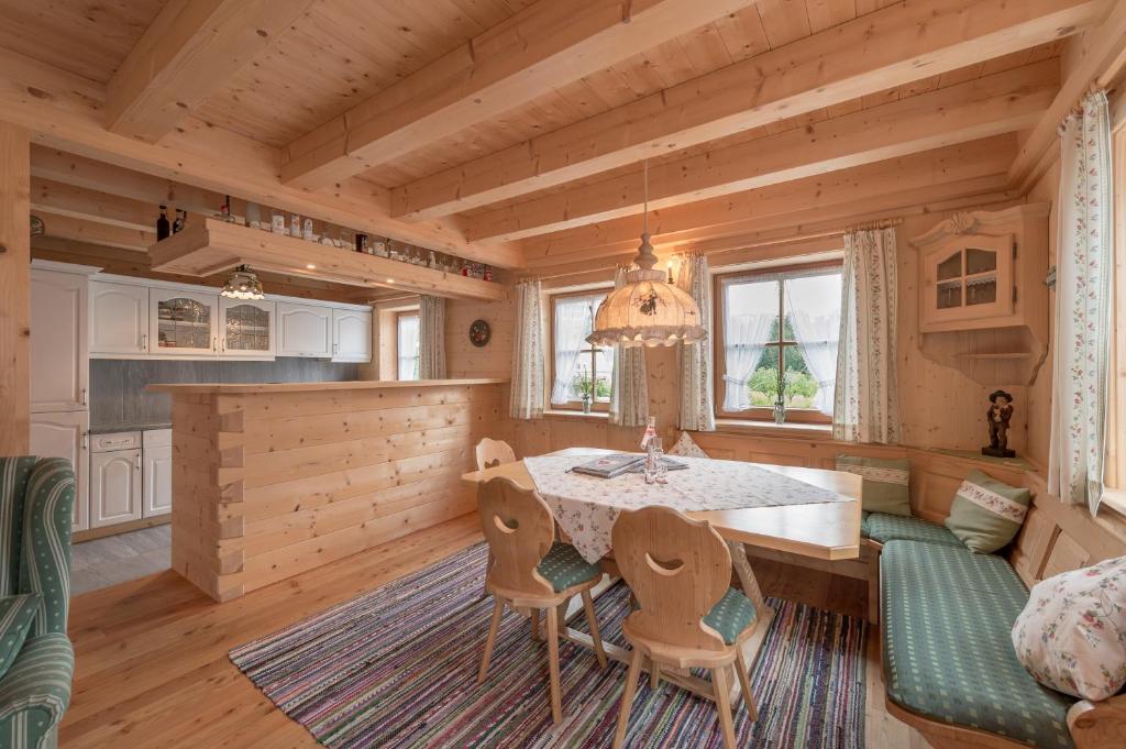 Kuchyň nebo kuchyňský kout v ubytování Ötztal Chalet