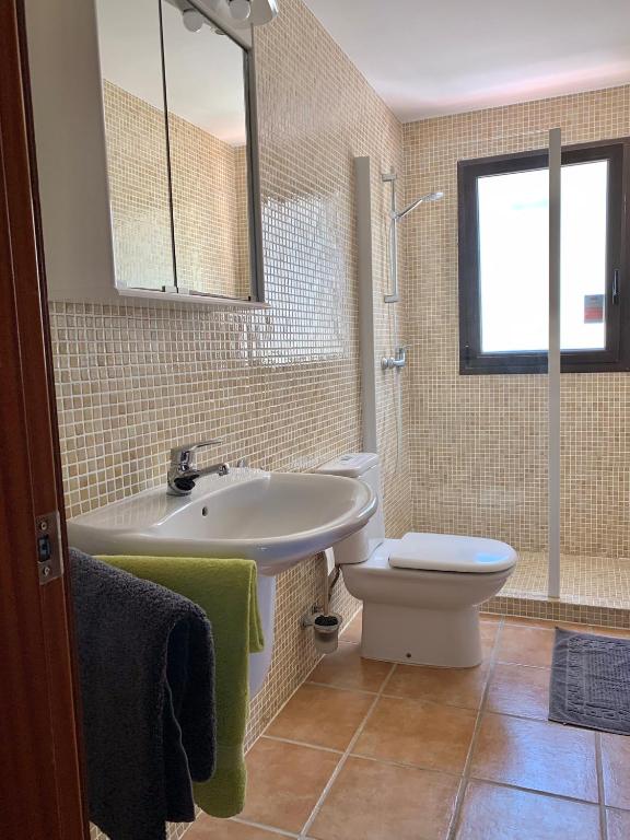 A bathroom at Villa Vista Bonita with private pool, 4 bedrooms, 9 people