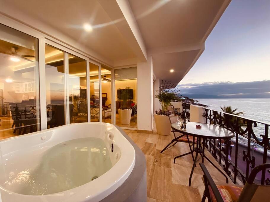 Condominio Oceano Oro - デラックスアパートメント