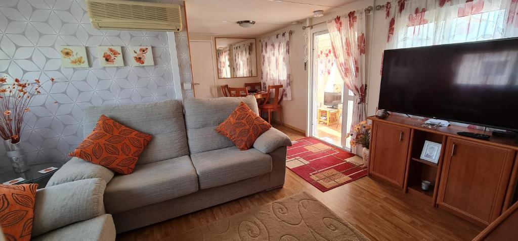 Telewizja i/lub zestaw kina domowego w obiekcie Los Gallardos Leisure