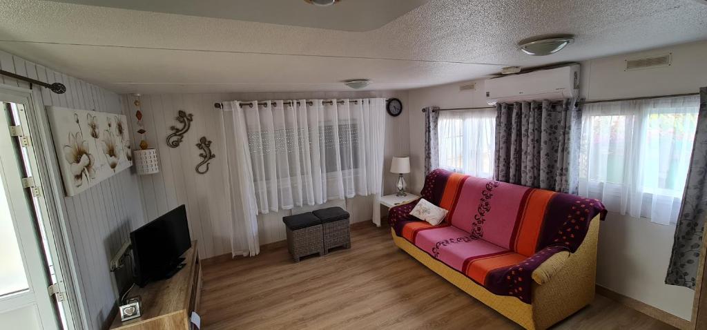 Telewizja i/lub zestaw kina domowego w obiekcie Los Gallardos Leisure