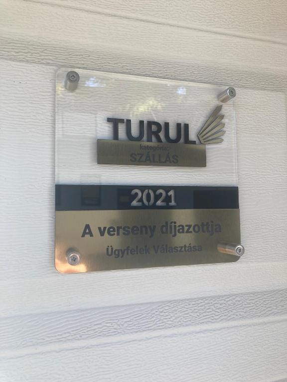 Certifikát, ocenenie alebo iný dokument vystavený v ubytovaní Hív-Lak Apartman