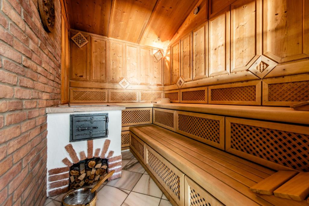 TV a/nebo společenská místnost v ubytování Hotel Irmgard